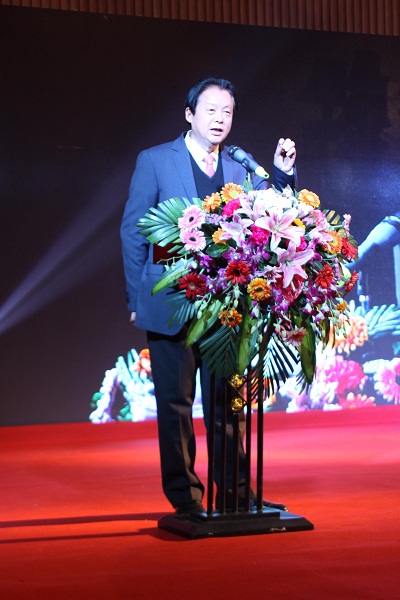 成蜀十年，攜手同輝