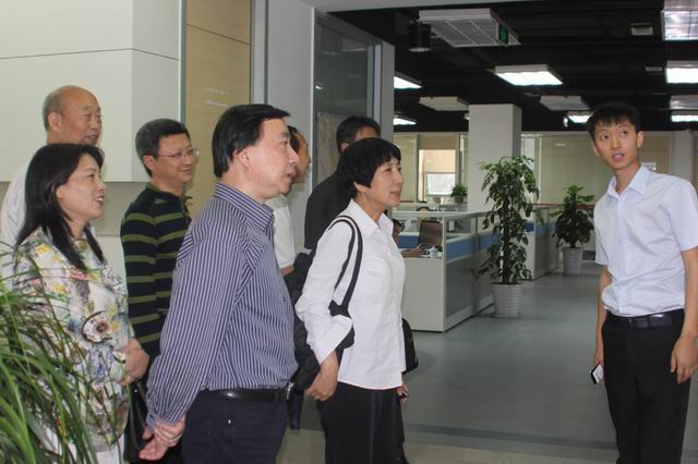 全國總工會民主管理部副部長暨省、市總工會領導蒞臨公司調研、指導工作