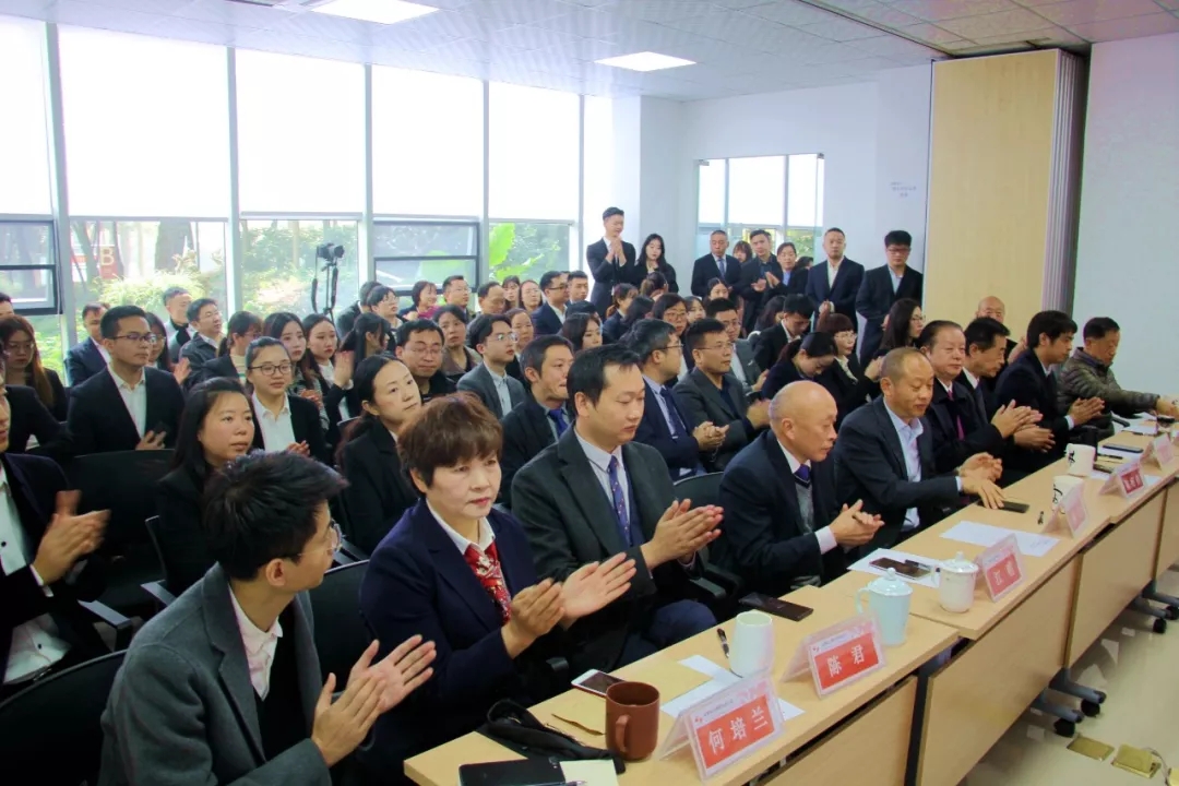 情系成蜀家人，冬日愛暖人間——成蜀電力集團愛心捐款活動