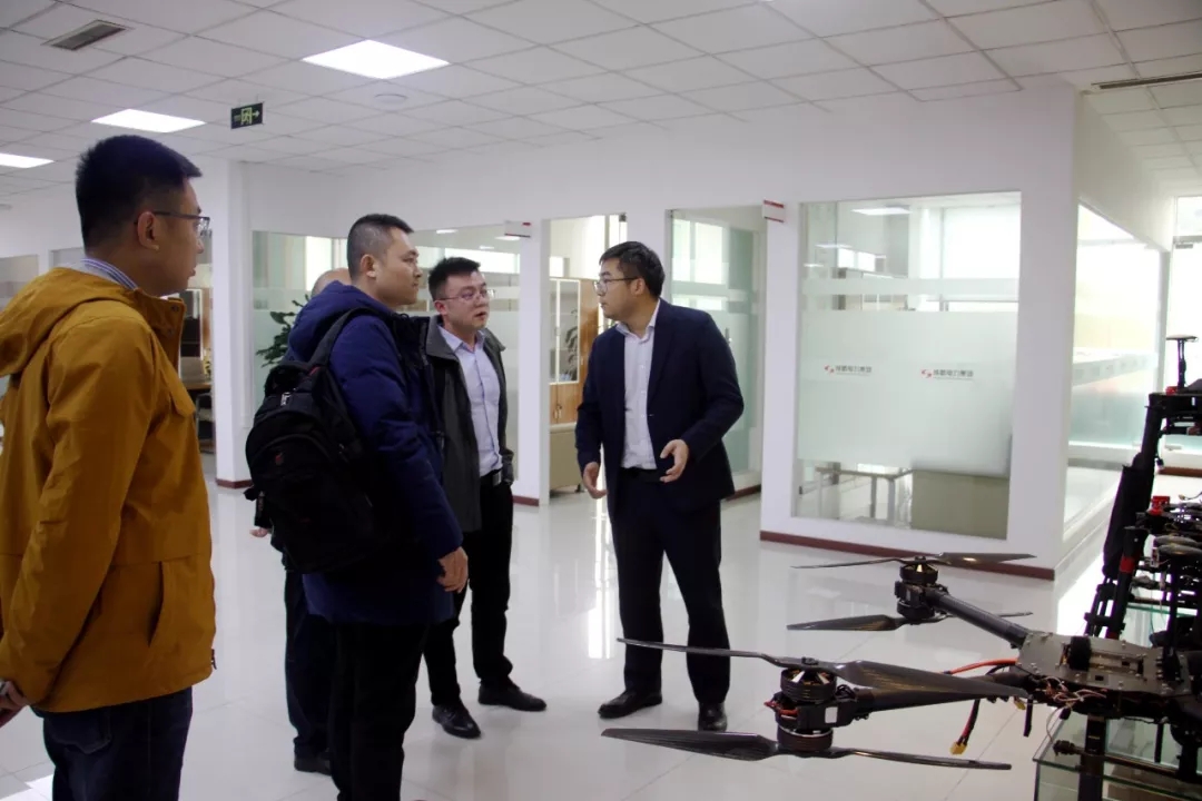 【動態】南昌蘇寧置業有限公司考察團一行蒞臨成蜀電力集團有限公司交流考察