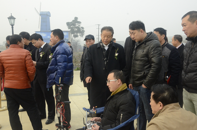 “成蜀飛手”盡顯風采首期無人機應用技術高級培訓班學員圓滿結業
