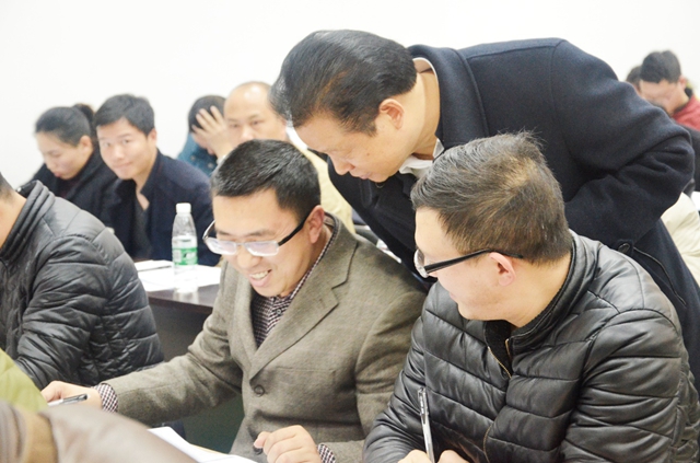 公司組織管理人員參加安全知識培訓考核會