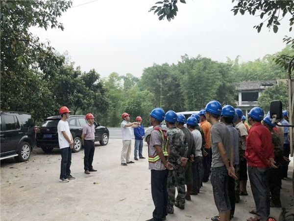 集團公司有關人員到220kV江長線檢查指導工作