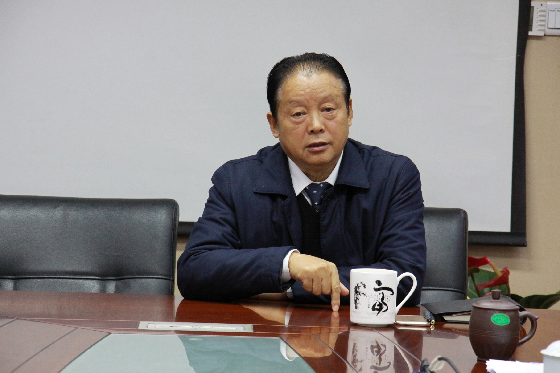 成蜀集團舉行運檢公司、變電建設事業部、新能源事業部項目股份制合同簽訂儀式