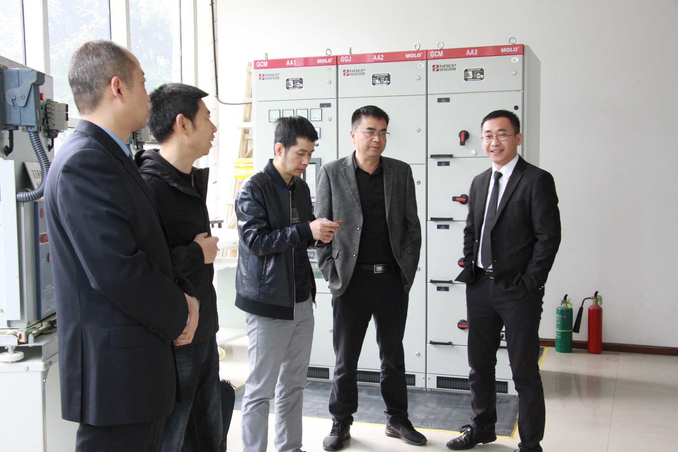 成都農業科技職業學院機電技術分院領導來司考察交流