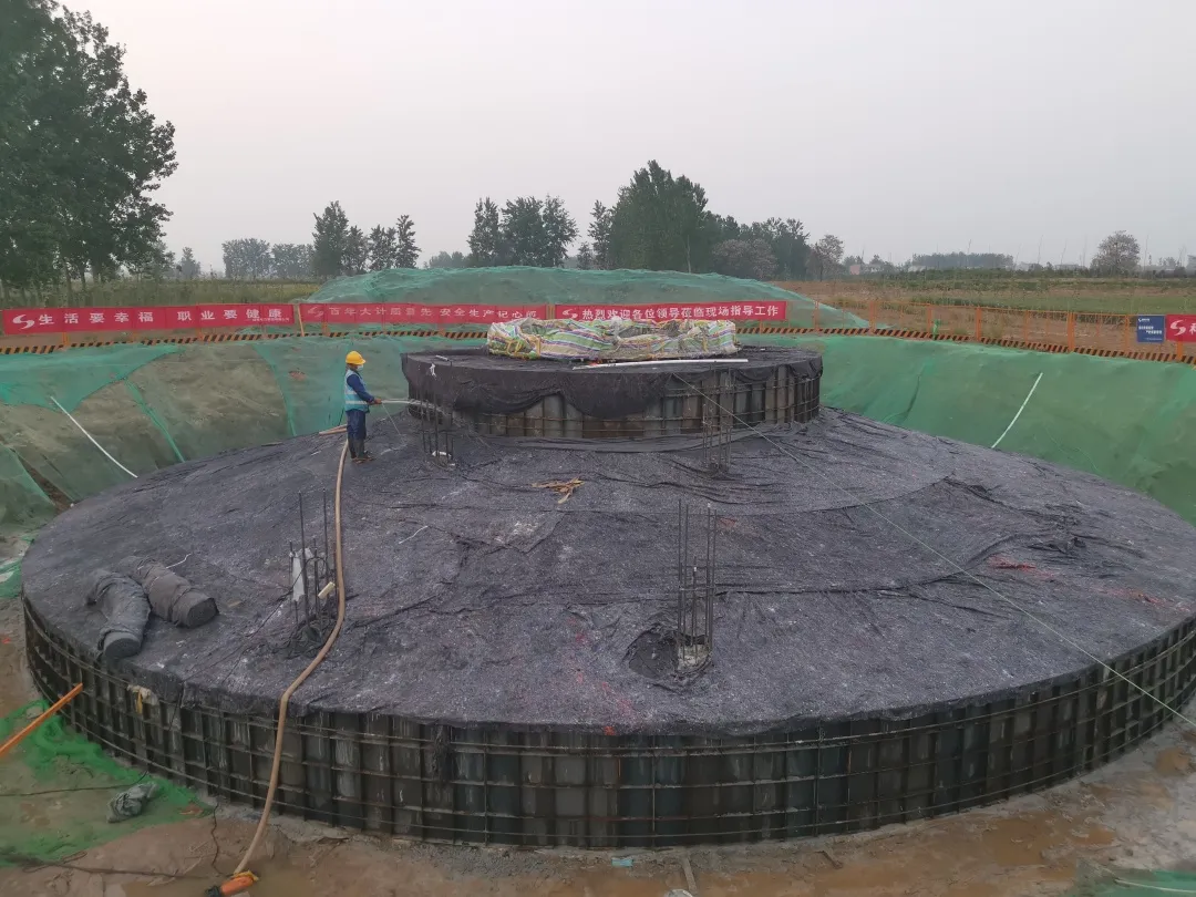 華潤虞城一期50MW風電項目首臺風機基礎順利澆筑完成