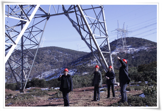 500kV石雅線、二普線線路覆冰，成蜀電力抗冰保電